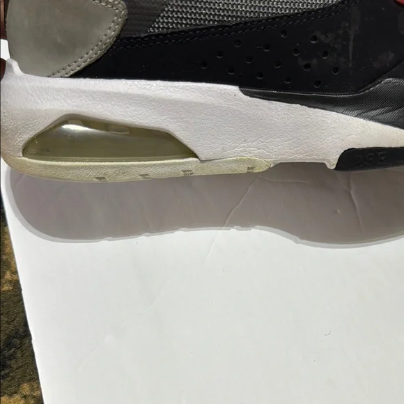 Boys Jordan Black and Gray Athletic Shoes - Picture 7 of 8